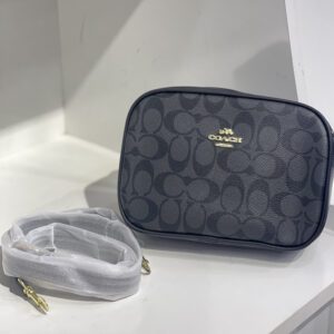 حقيبة يد نسائية